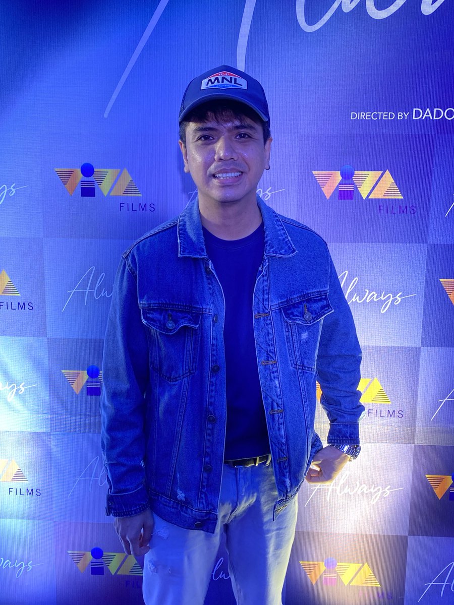 dearscarjames's tweet image. Made it to #AlwaysMovie red carpet premiere!!! ☺️

#AlwaysPremiereNight