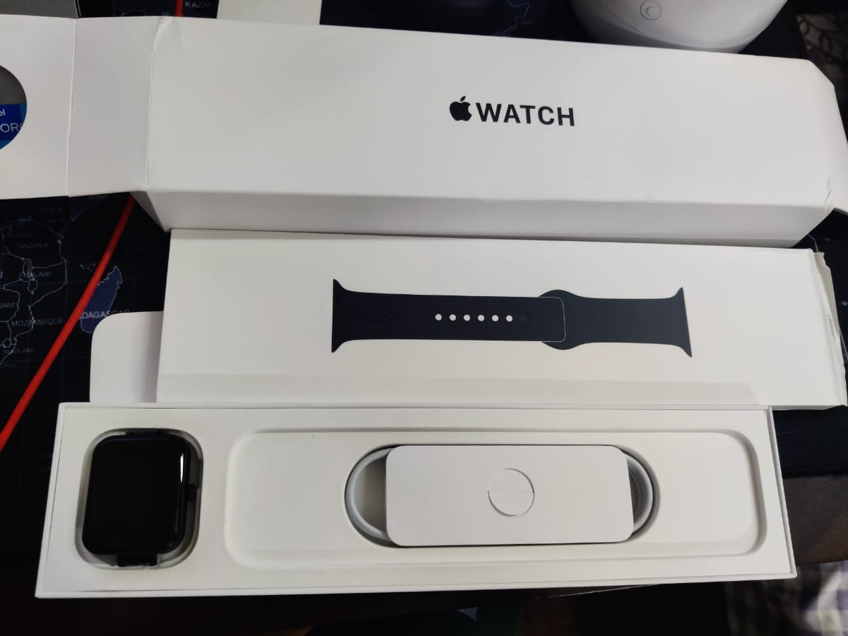 ArpitMehrotra01's tweet photo. @amazonIN @JeffBezos Is this the kind of customer service u guys want to offer in #India? If a wrong product gets delivered, the customer would have to suffer? Your company would act beaurcratic. You have lost a customer with this #scam! Got a fake noise watch in @Apple packaging https://t.co/RFNq6yzK3E