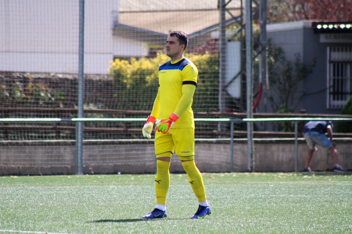 FCCardedeu's tweet photo. El Primer Equip supera al Llavaneres CE (4-0) i s’enduu els primers tres punts de la temporada en un bon matx al Municipal de Cardedeu.

Moltes felicitats equip, a seguir‼️🔴���️

⚽️ Jordi Martín, Aleix Colom, David Calvo x2 https://t.co/fD4J9HimTp