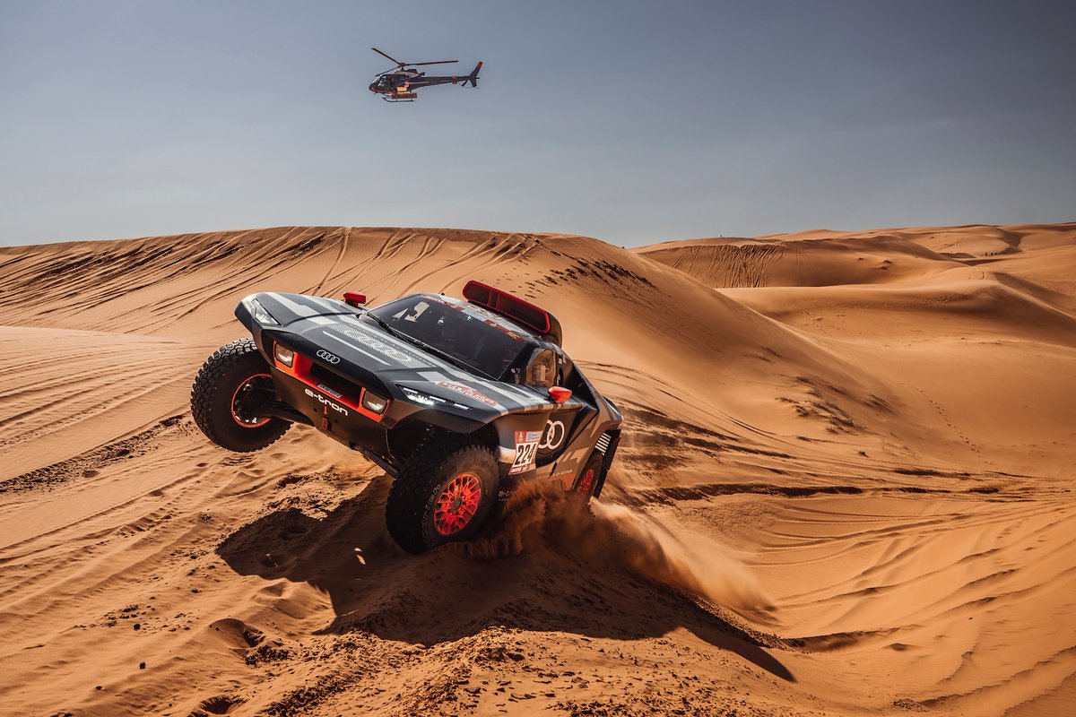 Desde el desierto hasta el lienzo y viceversa, estamos listos para asumir nuevos desafíos en el Rally Dakar 2023.

Nos vemos en las dunas con el Audi RS Q e-tron E2*: bit.ly/AudiCanarias-A…

#Audi #RSQetron #RoadToDakar #Dakar2023
