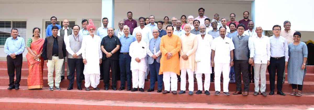 BKU_KisanUnion's tweet photo. After the meeting of MSP Committee at Hyderabad @GunvantPatilH
#MSP #FARM #agriculture https://t.co/1gAAKl1okQ