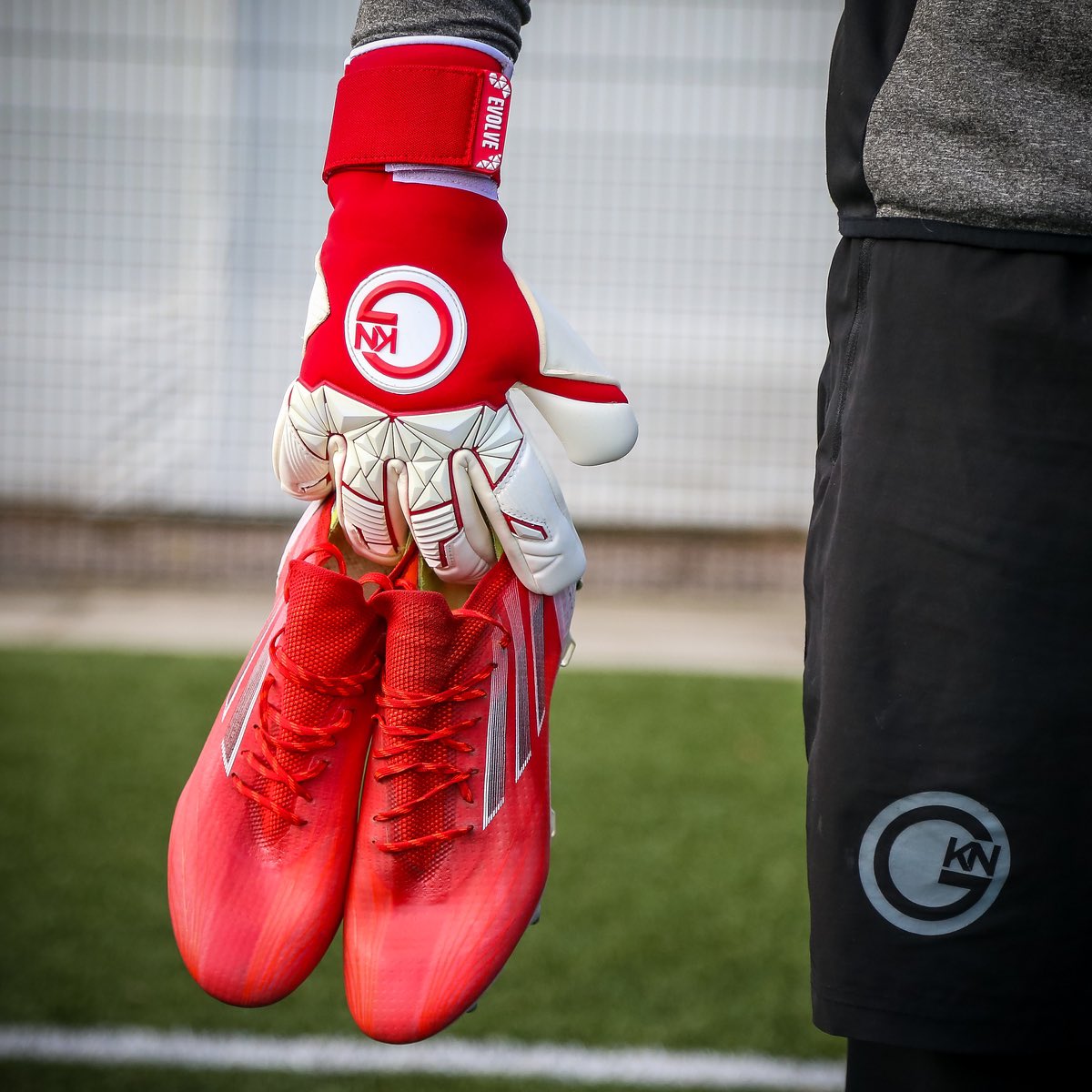 🚨 5 CHANCES TO WIN🚨

We are giving you 5 GIVEAWAYS THIS MONTH❗️

5th and final…EVOLVE V2  (RED/WHITE) 🧤 🍒 

To enter:

• Retweet This Tweet
• Follow us <a href="/TheGKN/">The GKN</a> 
• Click Here bit.ly/3ANBvxl
• Follow All Our Accounts
• Comment Your Size

Ends 30/09