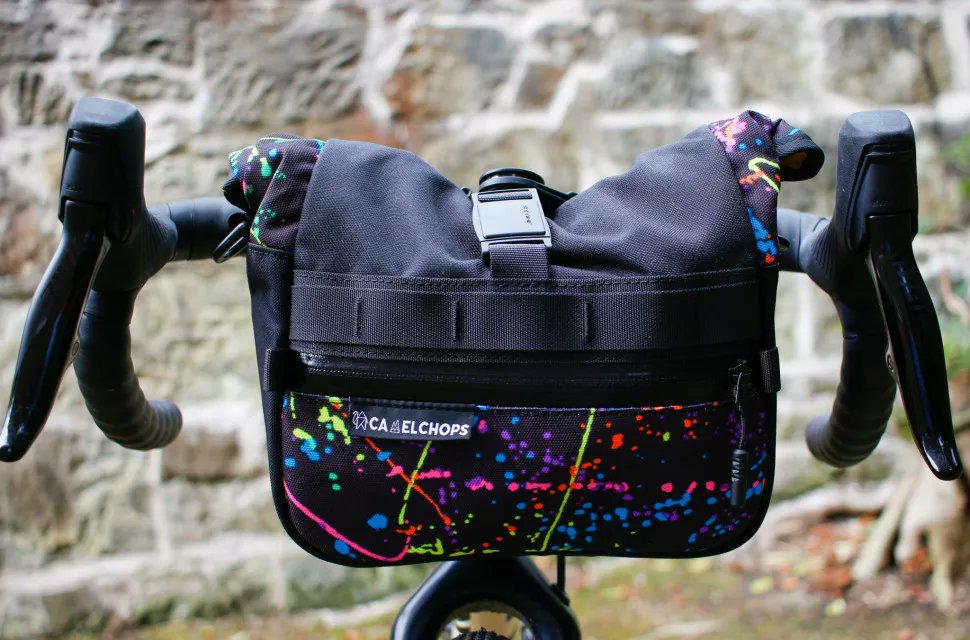 Customisable colourways, plenty of volume and great quality. Read the full review of the <a href="/CamelchopsI/">CamelChops.Inc</a> Mr. Heckles handlebar bag.   

buff.ly/3LPRTT9