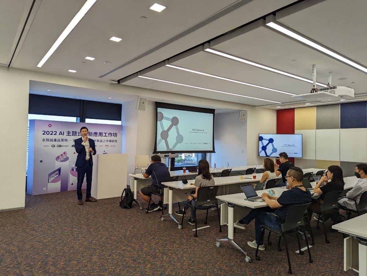 FSTNetworkTW's tweet image. Ｗe are so glad that our CCO, Sean was invited by aws to had deeply discussions and shared insights about the industry. Again, we feel grateful for the invitation and hope more delightful panel sessions to come!!

#FSTNetwork #aws #datamesh #dataproducts