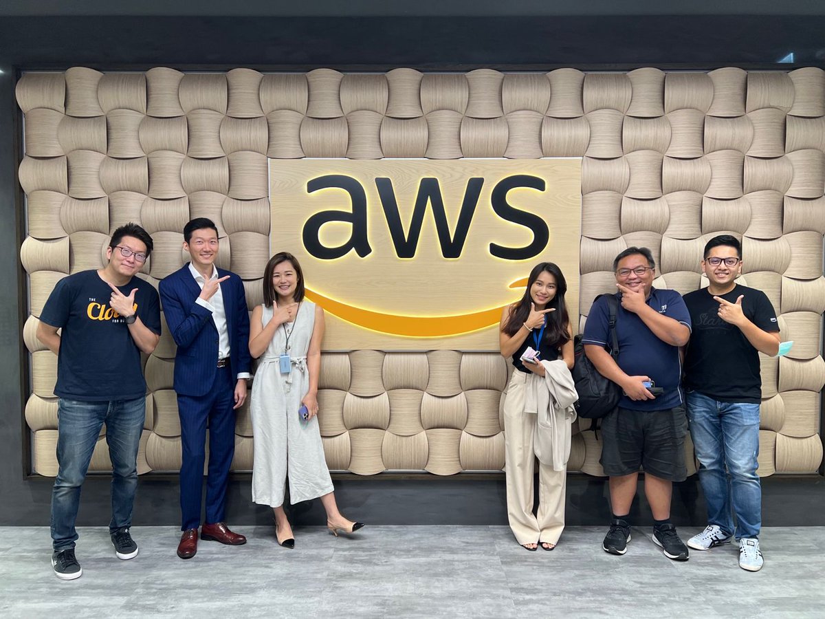FSTNetworkTW's tweet image. Ｗe are so glad that our CCO, Sean was invited by aws to had deeply discussions and shared insights about the industry. Again, we feel grateful for the invitation and hope more delightful panel sessions to come!!

#FSTNetwork #aws #datamesh #dataproducts