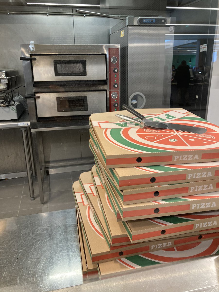 momichel's tweet image. Ce soir, @parisjug et @RemiForaxOff au meetup #java #java19 chez @RenaultDigital_ et bien sur des #pizza !!!