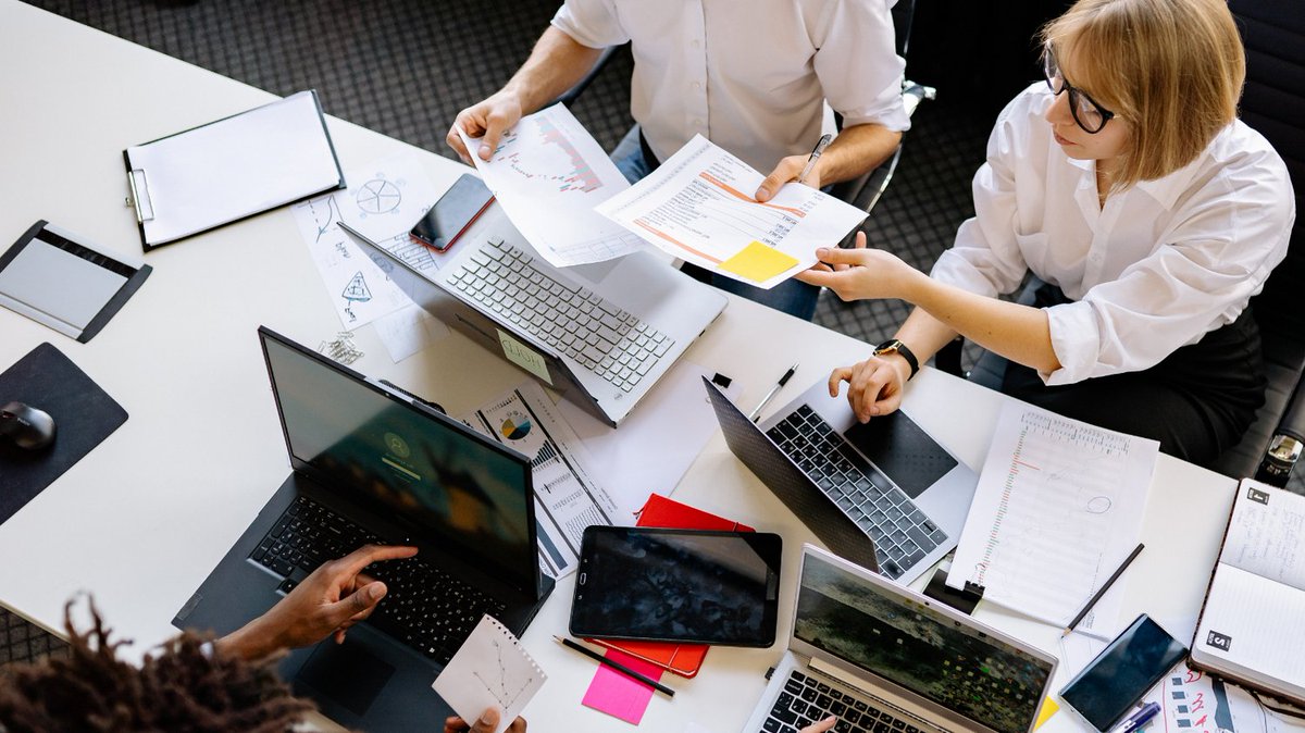 We offer a wide variety of solutions that are designed to help your business flourish in today's connected world. 

spectrum-coms.co.uk

#smebusiness #smesupport #cloudcommunications #communicationspecialist