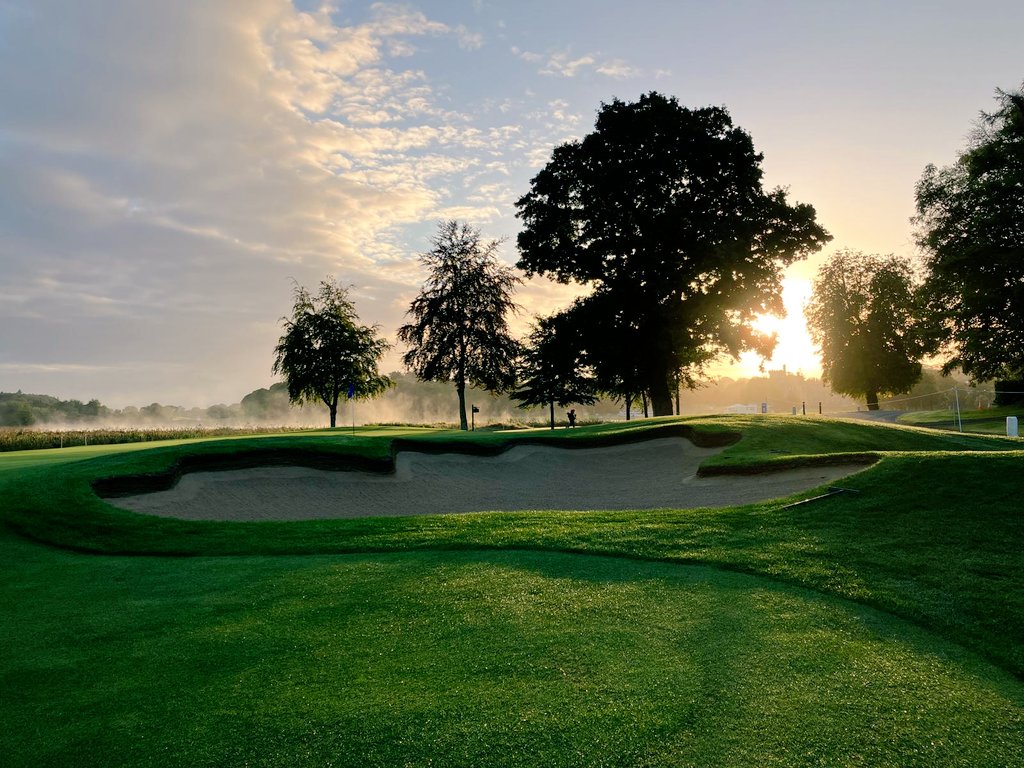 TimOSullivan2's tweet image. Incredible few days @dromolandcastle volunteering for the @WomensIrishOpen. Delighted for @PaulColeman8 to finally show the world his pride and passion. Fair play to you Paul and all the team @GolfDromoland. 👏👏