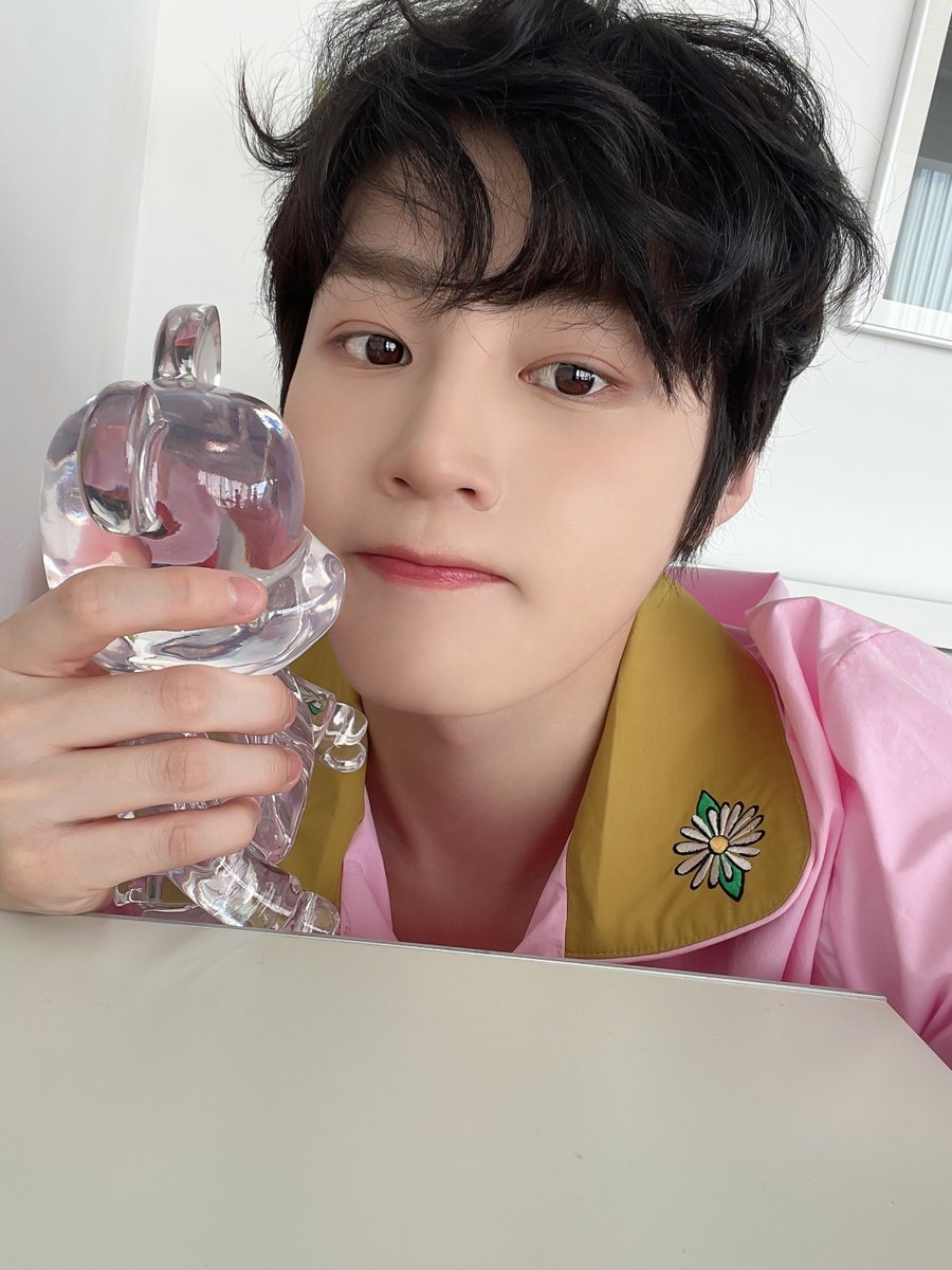 BPM_HSW's tweet photo. [#하성운] 📢

하성운 23&amp;24 SEASON’S GREETINGS
[JUST A CLOUD AWAY]

시즌 그리팅 마감 D-3

☁Pre-Order☁
2022. 8. 31. (WED) 2PM ~
2022. 9. 30. (FRI) 11:59PM

🔗 https://t.co/ARPqEl0l6P

#HASUNGWOON #JUSTACLOUDAWAY https://t.co/zJdxP3gNkl