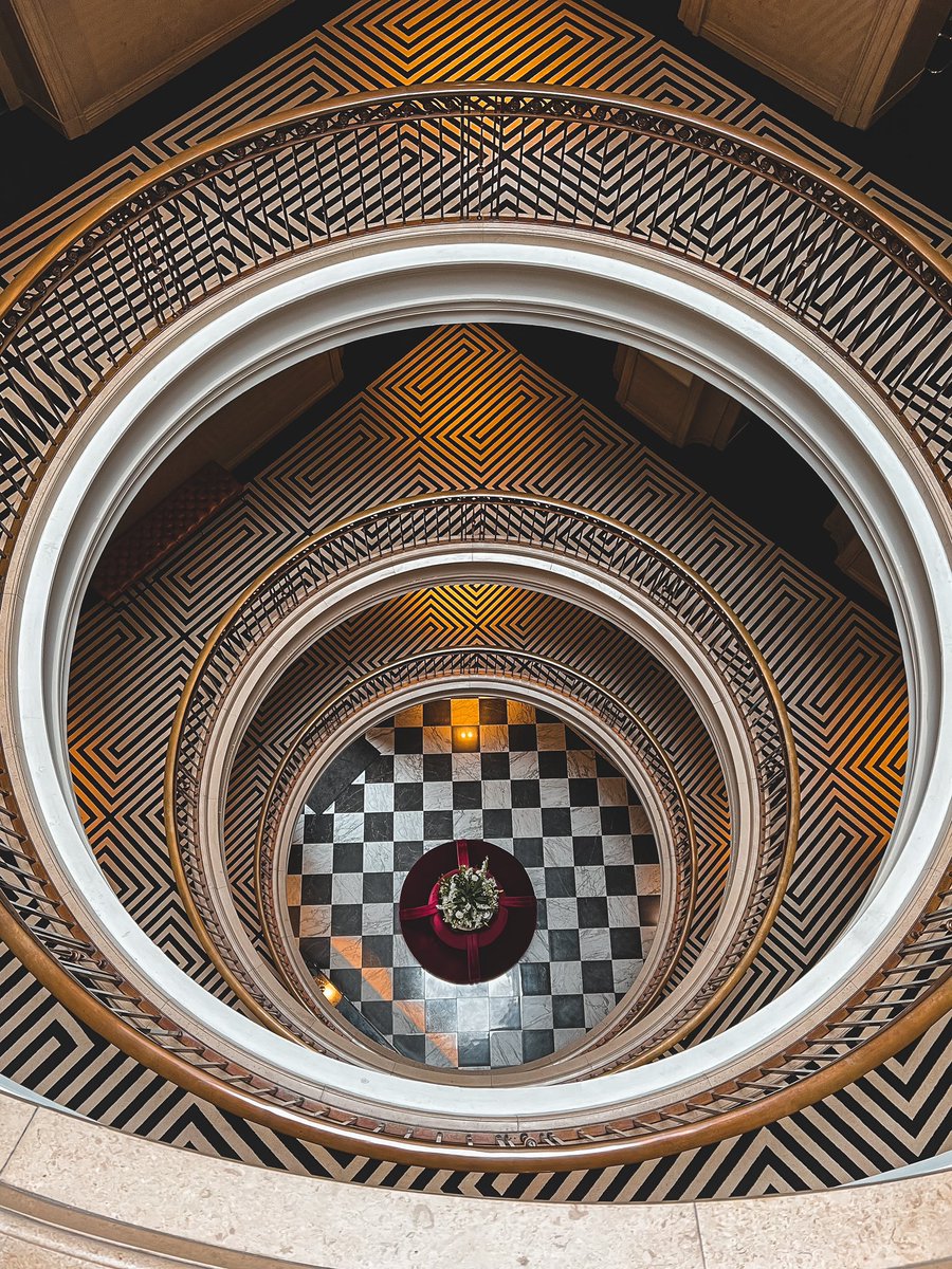 EdinburghGrand's tweet photo. We just LOVE this image of our favorite part of our building, beautifully shot by @sparrowinlondon, who we had the pleasure of welcoming as a guest recently ❤️
#ChevalCollection #ChevalTheEdinburghGrand #theregisterclub #servicedapartments #originalfeatures #amazingspaces https://t.co/yooA22w9Ez