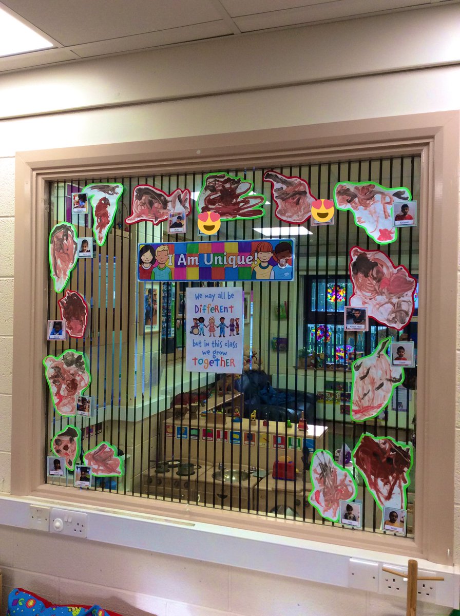 ECS_Keighley's tweet photo. Pre-schoolers loved looking at themselves in the mirror and they painted some amazing self portraits. #50TTD #2whereAmI?#11makingconnections #20miniartist https://t.co/AjaUD0otsv