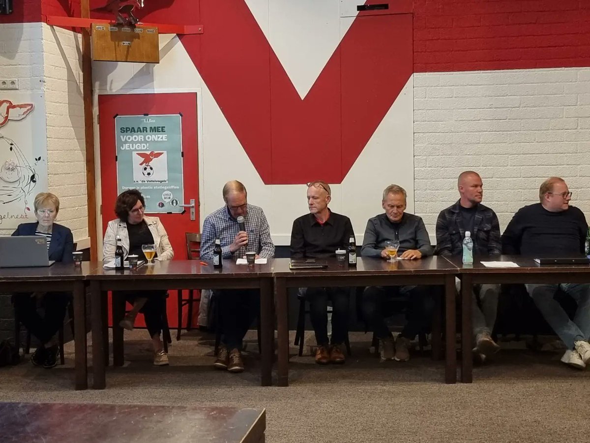 Tijdens de ALV werden de bestuursleden Sven van Riet, Willeke van den Broek en Bep van Engelenhoven herkozen voor een nieuwe zittingsperiode. Er werd afscheid genomen van Kees Valkenburg en Wim Veenendaal. Voor Kees, na negen jaar, werd Erik Schut als penningmeester benoemd.