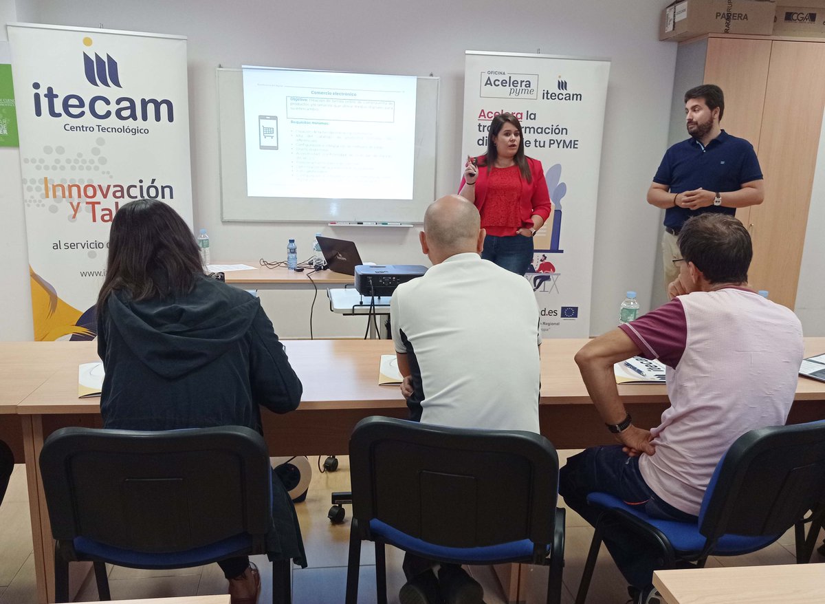 📸 Esta mañana hemos celebrado la primera jornada presencial de nuestra #OAP Rural de <a href="/redpuntoes/">Red.es</a> en la provincia de #Cuenca.

Hemos estado en ACESANC en #SanClemente, para mostrar a las #pymes asistentes los pasos a seguir para ser beneficiarios del Programa #KitDigital.