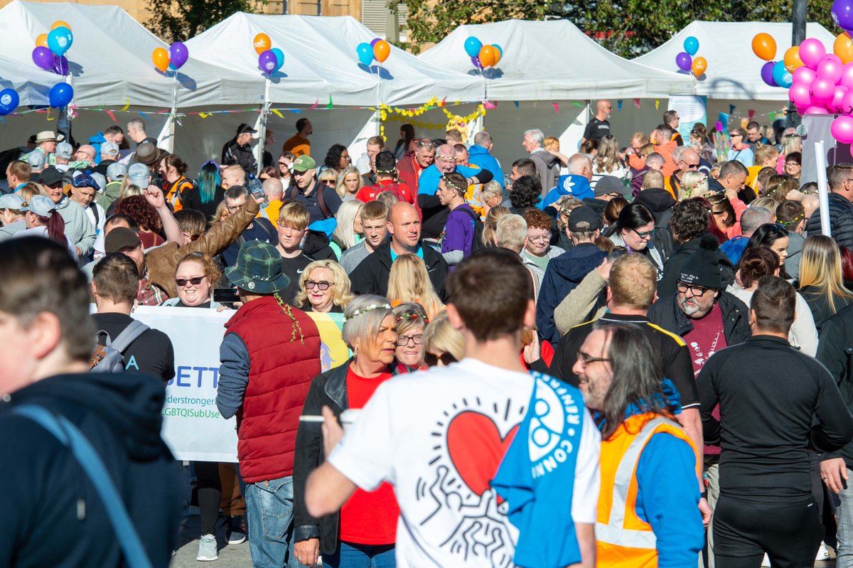 We were blown away by the turn out at Saturday's Recovery Walk. 

4,000 people came to Paisley to celebrate and show support for recovery. We are so proud to be part of it. 

#connectedandcaring #RecoveryMonth