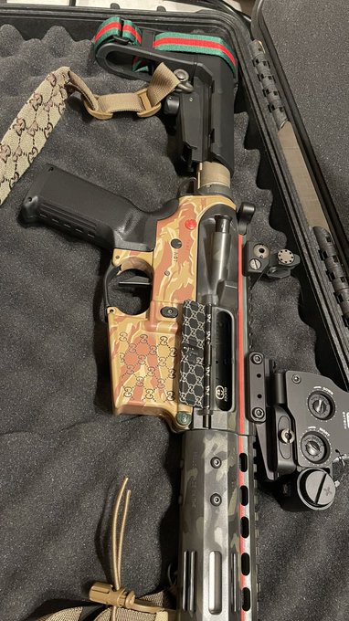 実弾穴あきTシャツとペーパーターゲット8枚 （お得な特別割引価格