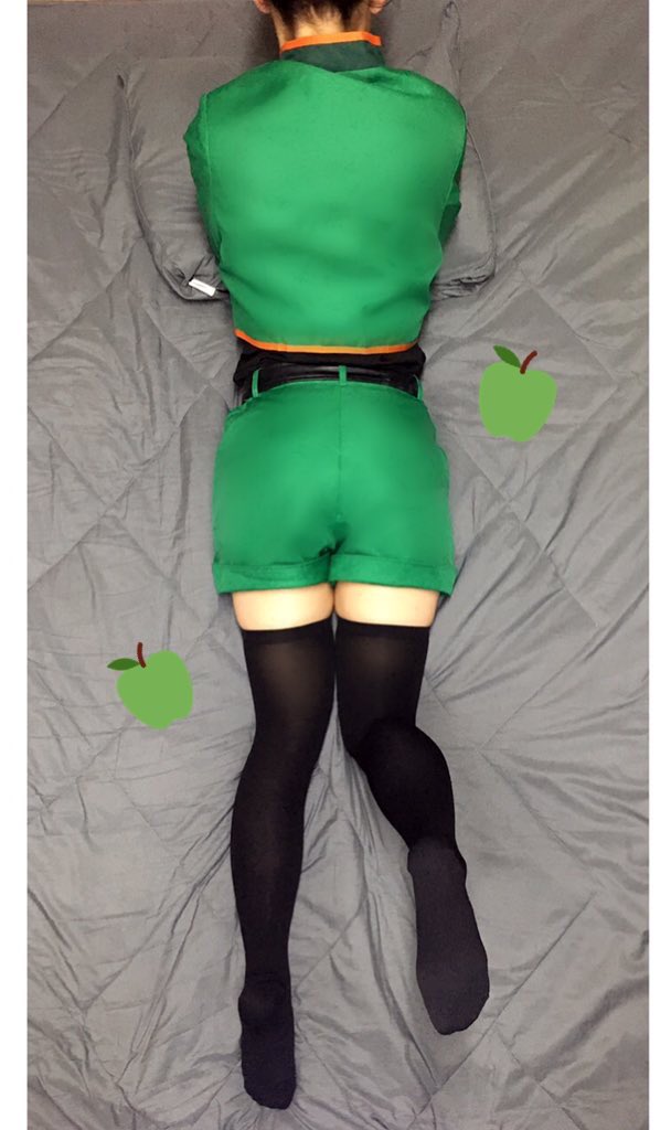 apple_punch405's tweet photo. 🎶💚 *hums and flutters feet while not paying attention*
#HunterxHunter #HxH #gon #gonfreecss #ukeGon #cosplay https://t.co/wbBkQYaN0W