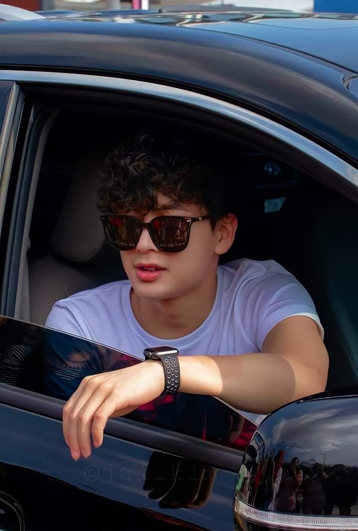 aerikonssi's tweet photo. tl cleanse for y'all (and also a highkey reminder that yunhyeong is ikon's visual, our best boy, and the kindest person ever) https://t.co/7aLHFSyEM2