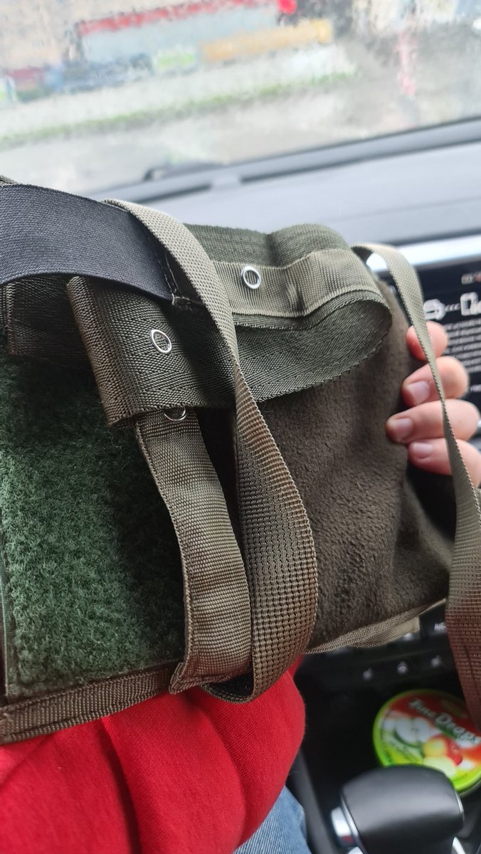 Друзі, мій гарний знайомий робить ось такі штуки для обігріву. Дуже гарно лягає під броню. Працює від звичайного павербанку. 10-тисячної банки вистачить на 5-10 годин в залежності від інтенсивності обігріву. Пишіть в пп - поділюсь контактом.