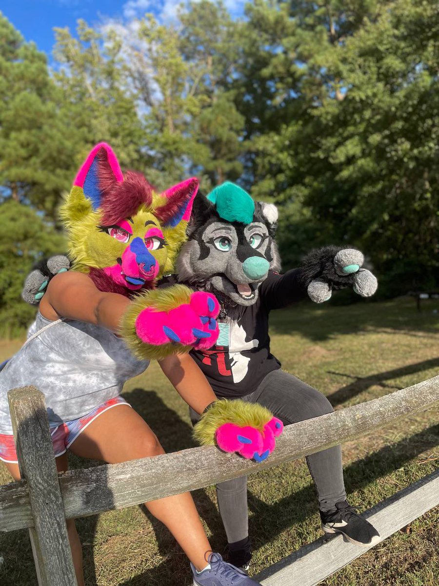 KinoGrace's tweet photo. 🎵🎵”Whole world wanna be us, that’s my main bish, she my day one”🎵🎵 😜😜♥️😜😜 That’s my best friend 
👉🏻👉🏻 @Triforce_Shep https://t.co/aXpJR8RqYl
