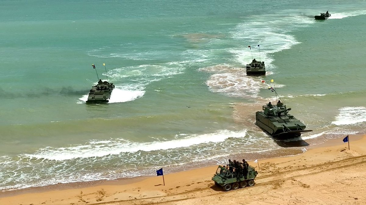 #XVIIAniversarioCEOFANB, aquí estamos monolíticamente dispuestos a combatir por la paz de Venezuela, nuestro #SDT es garantía de independencia y de libertad