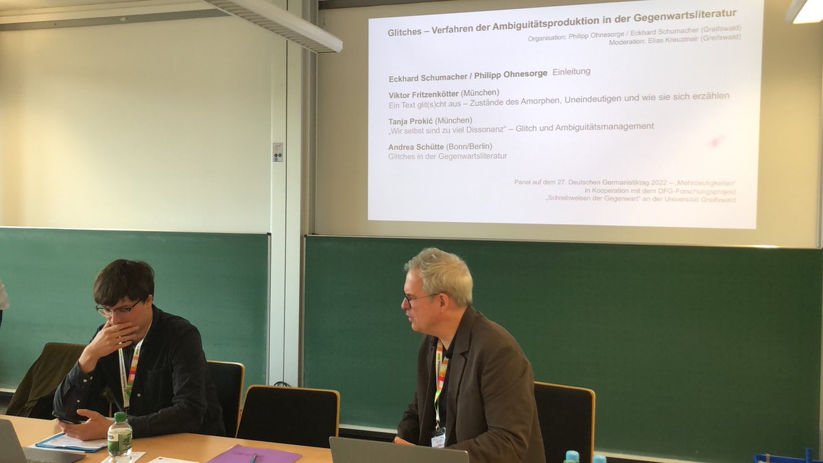 ggw_hgw's tweet photo. Also, wir wären bereit für das Glitches-Panel!

#Germanistentag2022 https://t.co/6Y0IZBG1cn