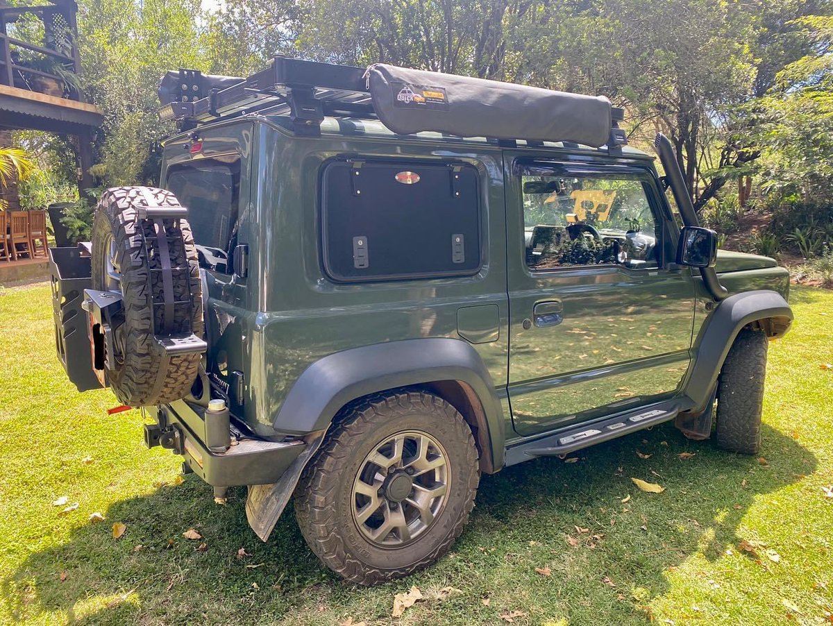 Suzuki Jimny fitted by Intu Africa with the new short 270 awning from Alucab and the shower cubicle from Quickpitch on a moveable from Frontrunner!  
#alucab  
#frontrunneroutfitters 
#quickpitch