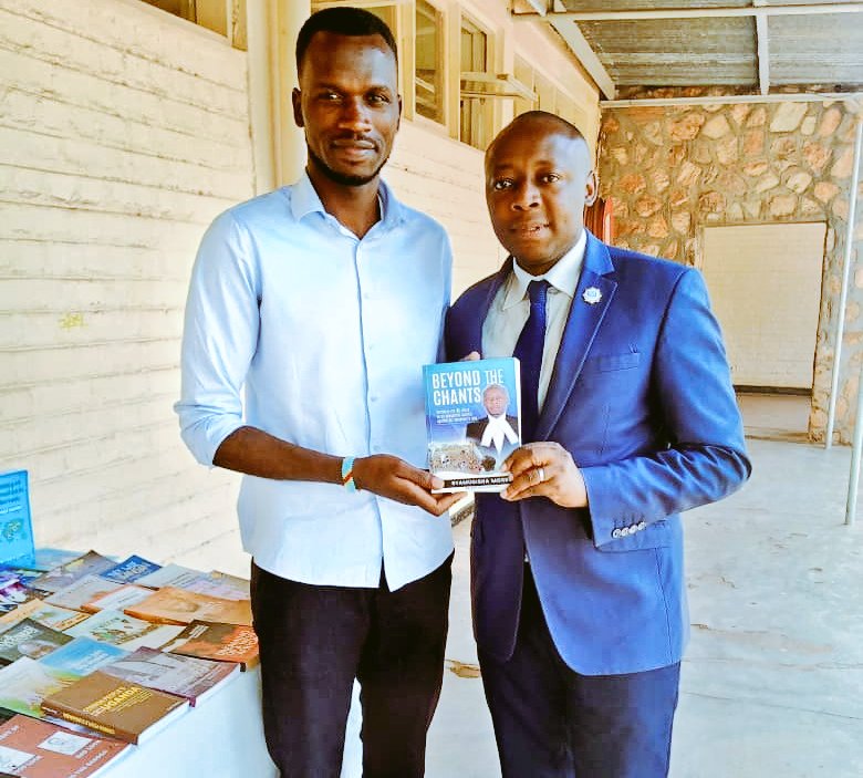 RonaldAsiimwe0's tweet photo. I met with my Senior brother  @ByamugishaMoses @FDCOfficial1 one of intelligent ambitious leaders of our time. We discussed and shared about his leadership experience while at LDC as Guild President.  I later received a copy of his Book #BeyondtheChart. https://t.co/RRb8bslml0