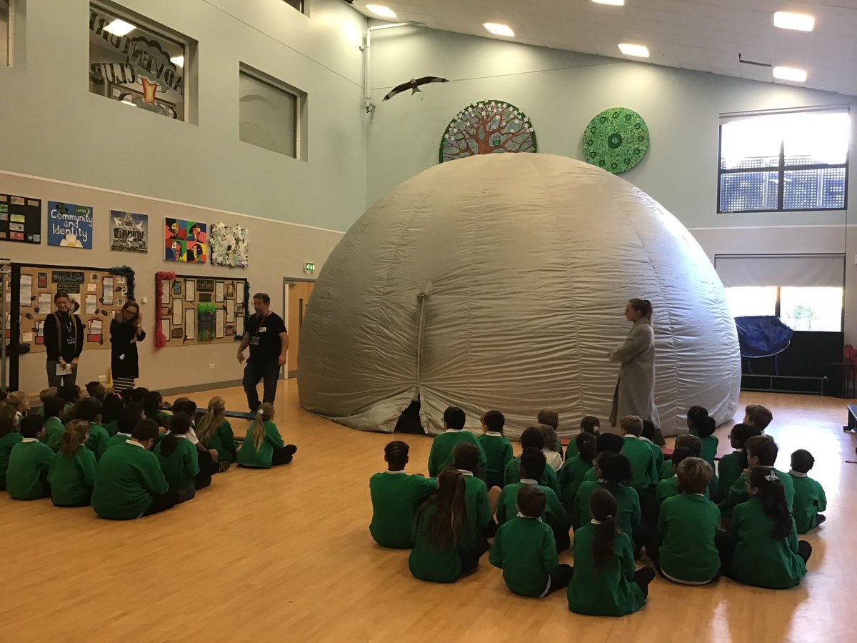 Year 5 had an incredible morning in the planetarium and learnt SO many facts about the solar system! We were so proud of the whole year group for their Recognisably Roundhay behaviour and their interesting, thoughtful questions! ☄️🪐🚀