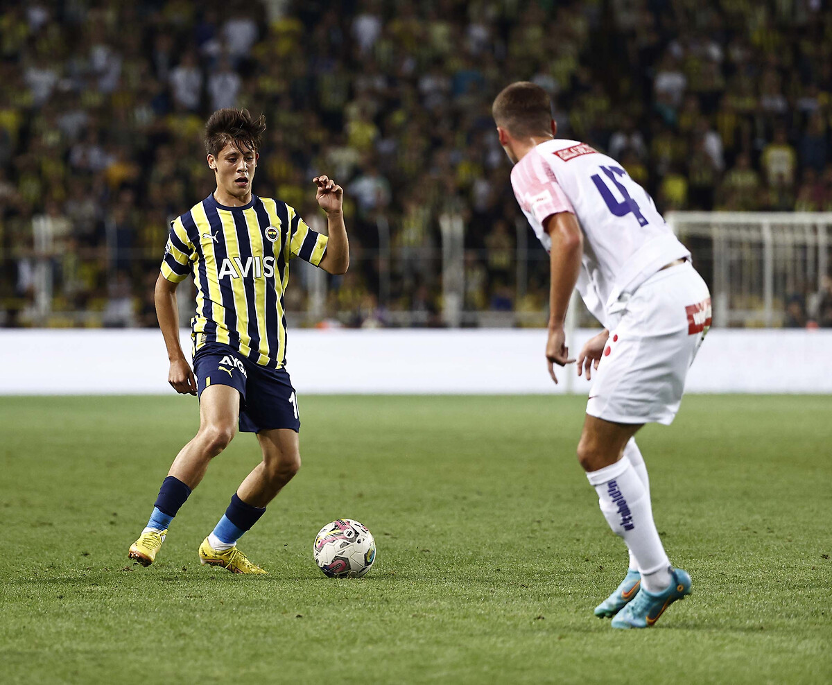 🗣️ Emre Belözoğlu: Tahir hocayı aradım 'Ardayı bize gönder.' dedim. 'Çok zayıf.' dediler. 'Göreceksiniz.' dedim.