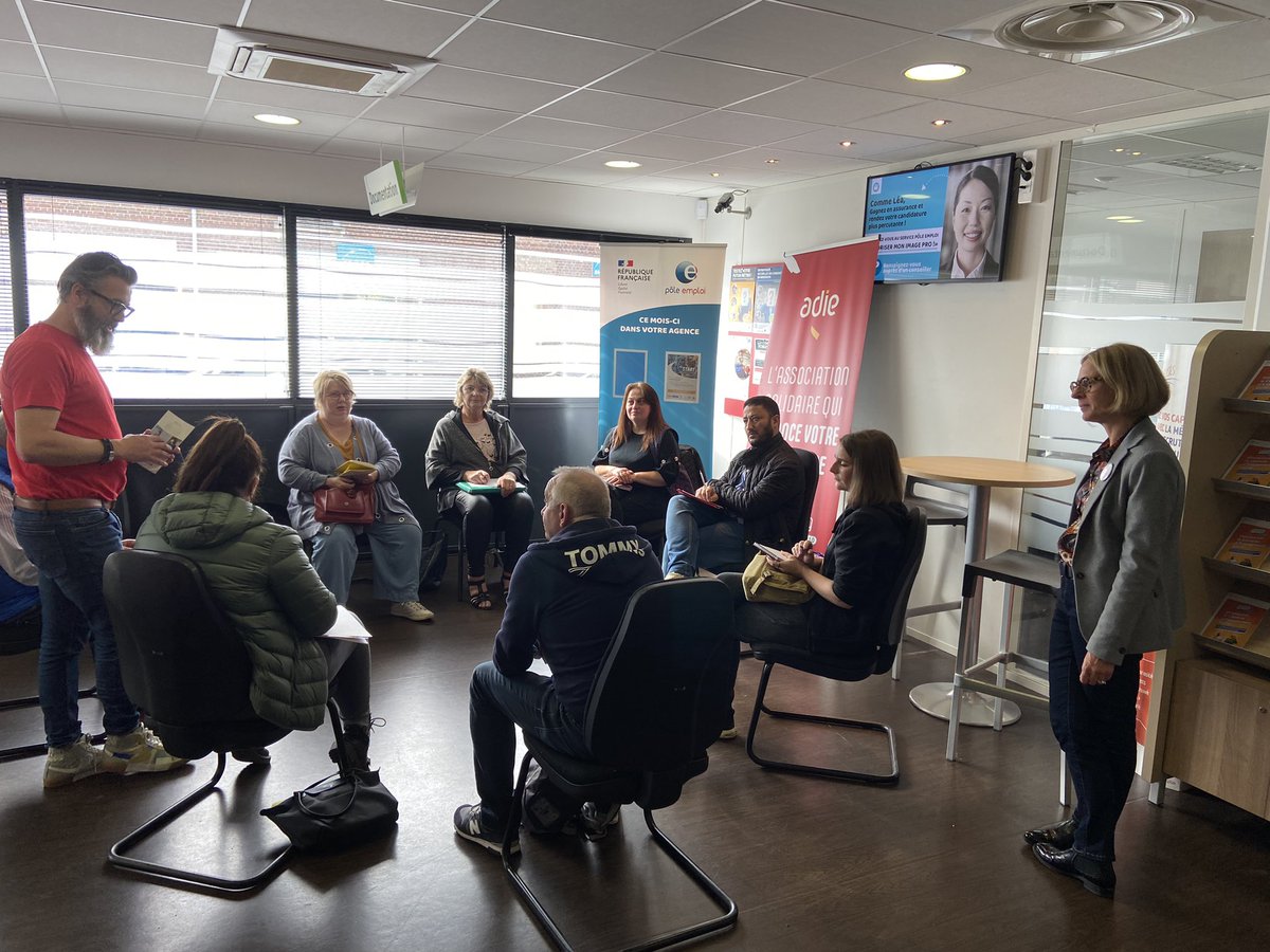 REVELSverine's tweet photo. Restart à Maromme a réuni une quarantaine de porteurs de projets avec 5 partenaires @acca,@incubastreet,@CCIEntreprendre,@Adieorg,#adéquation et développement https://t.co/hXuZisGQKW