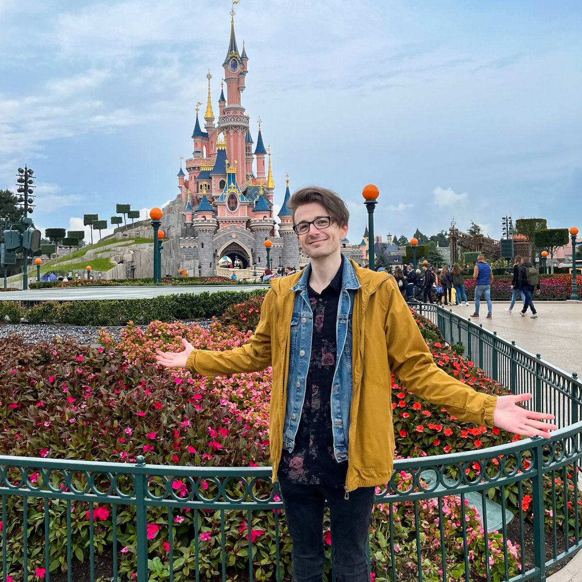 anthambling's tweet image. hello i am✨ the happiest boi ✨