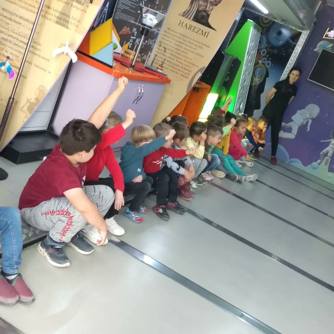 'Bilim Tırı' okulumuzda...
<a href="/gokhanmurat1/">Murat YİĞİT</a> <a href="/tcmeb/">Millî Eğitim Bakanlığı</a> <a href="/brahimiman15/">İbrahim Şişman</a> 
 <a href="/KonyaBilim/">Konya Bilim Merkezi</a>