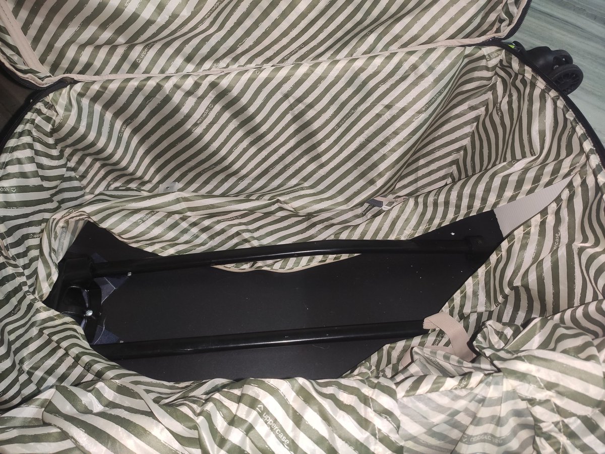 vlogkajadugar's tweet photo. @myuppercase I ordered a uppercase trolley.I was very happy when I ordered because of the look and build quality of this bag but after delivery I am very sad. because the trolley bag handle is bend.During Delivery It can't https://t.co/KGiAWl2ULl can it survive during my Travel✈️ https://t.co/DourVlxRV2