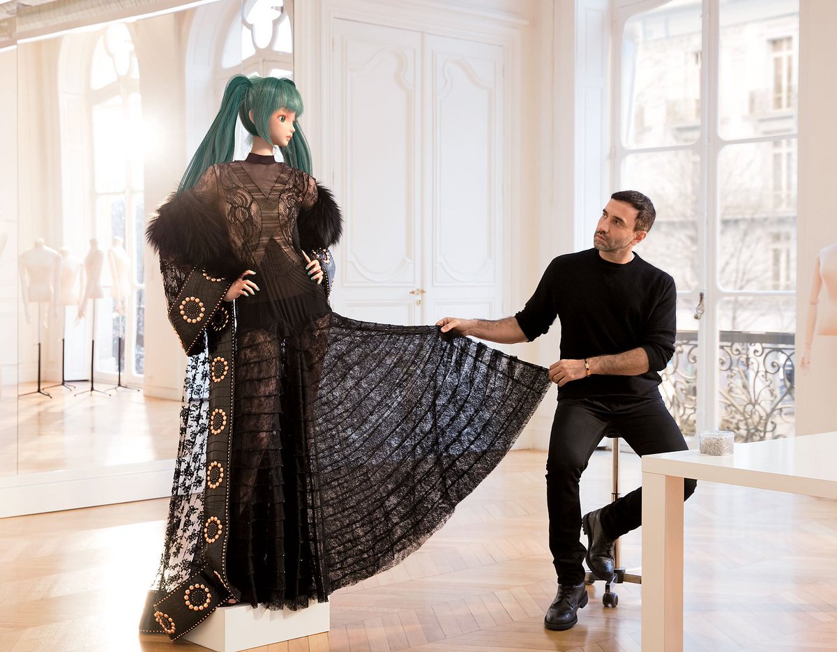 crazy ass moments in vocaloid history tweet media