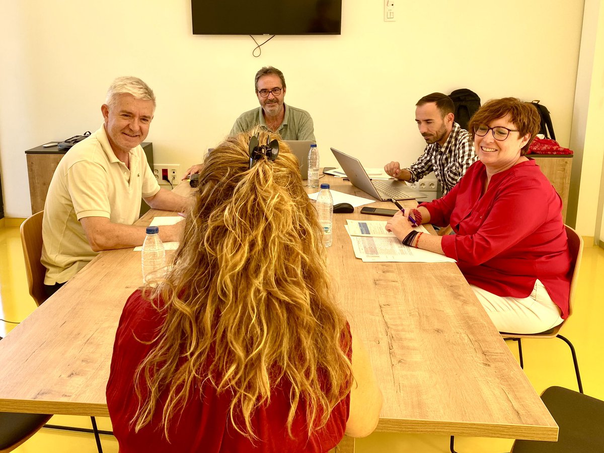 LabNucia's tweet photo. ✅Hoy acogemos en el #LabNucia un proceso de entrevistas🗣de la Escuela de Oficios de @LaNuciaES!!
🍀🤞Suerte a tod@s!!
#MadeByLaNucia https://t.co/Lvhe2zn0S4