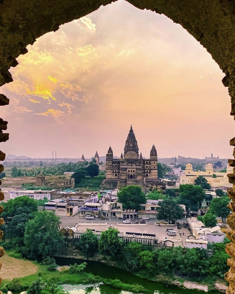 TappuSharma11's tweet photo. On The Occasion Of #WorldTourismDay 

I am inviting to visit my favourite City Orccha 'श्री राम की नगरी' For holy darshan 

Thanks @MPTourism for maintaining our historical place... बुंदेलखंडियों का प्राण है ओरछा ♥️🥰
#Tourism https://t.co/uCtpTg4JdI