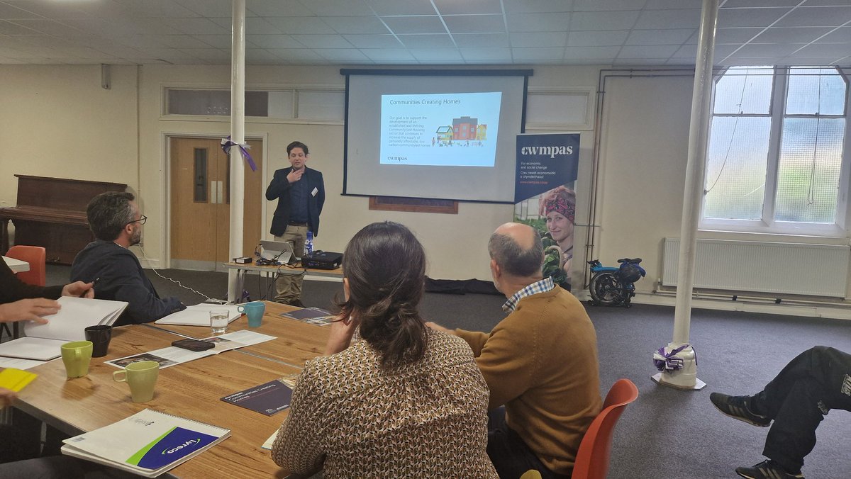 RecommonUK's tweet photo. Excited to be here talking about Recommon. Very please to meet Serenity Housing here. Looking forward to joining forces. @Cwmpas_Coop https://t.co/5kZD6j5GbM