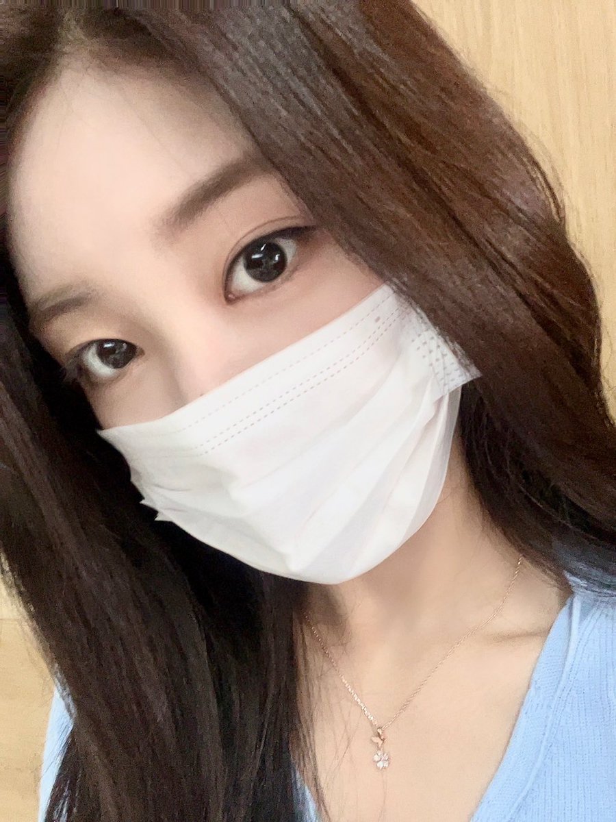 sihyeonpic's tweet photo. fancafe update https://t.co/wqDWBdQGjg