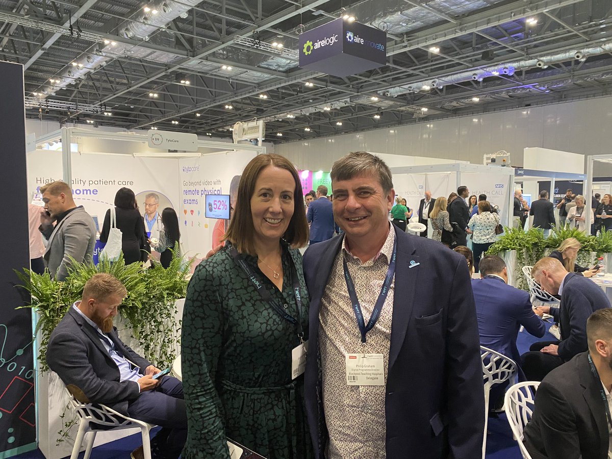 angela_maragna's tweet photo. Fabulous to finally meet @PhilipGrahamNHS in person -part of the #NHSDigitalStaffPassport team https://t.co/xAUfBDwaG7