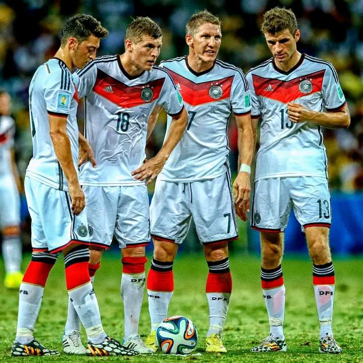 ntawiharaphael_'s tweet photo. Katika Eneo Ambalo Germany🇩🇪 Imebalikiwa Basi Ni Safu Ya Kiungo. In Football History... 🔥✌ https://t.co/DTqPu1bQM1
