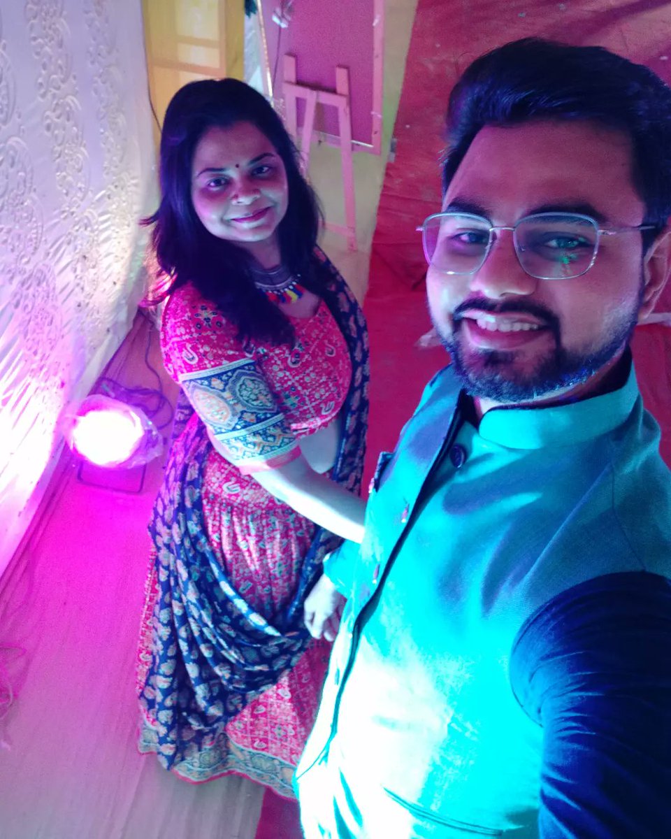 MihitSuthar2's tweet photo. Navaratri 2022🌟🌟
First Navaratri Night🥁🎤🎷 at Shri Nav Durga Navaratri Mahotsav'22 at Patan Road, Unjha
Famous Singers Gaman Santhal and Divya Chaudhari had Made Garba Night So Joyful🤩🤩
We enjoyed  at the fullest😍🥰
#navaratri #garba #joy  #gamansanthal72 #divyachaudhary https://t.co/Ow07ofpXY0