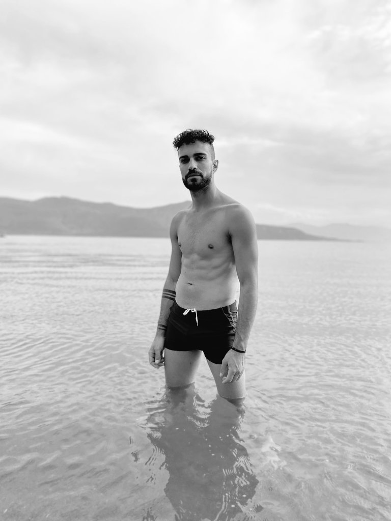 No sunshine, no moonlight