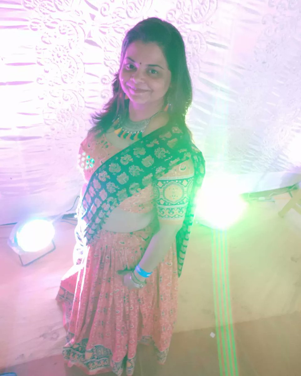 MihitSuthar2's tweet photo. Navaratri 2022🌟🌟
First Navaratri Night🥁🎤🎷 at Shri Nav Durga Navaratri Mahotsav'22 at Patan Road, Unjha
Famous Singers Gaman Santhal and Divya Chaudhari had Made Garba Night So Joyful🤩🤩
We enjoyed  at the fullest😍🥰
#navaratri #garba #joy  #gamansanthal72 #divyachaudhary https://t.co/BvlcWeIBjf