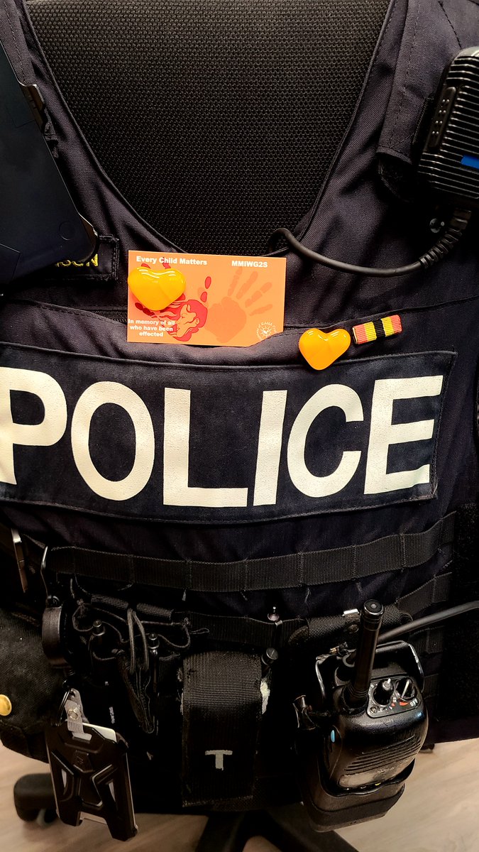 Rama_Police's tweet photo. Leading up to Orange Shirt Day on September 30th, our officers will be wearing an orange heart to honour the memory of all who have been effected. #OrangeShirtDay #NationalDayforTruthAndReconciliation #ramafirstnation https://t.co/akmjduQnHI
