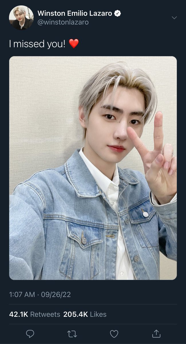 • fanboy • 

a #sunsun au wherein one of the most popular and in-demand actors, winston lazaro (sh), is head over heels for the famous singer, shawn alvarez (sn), which is why he runs a stan twt account for him.