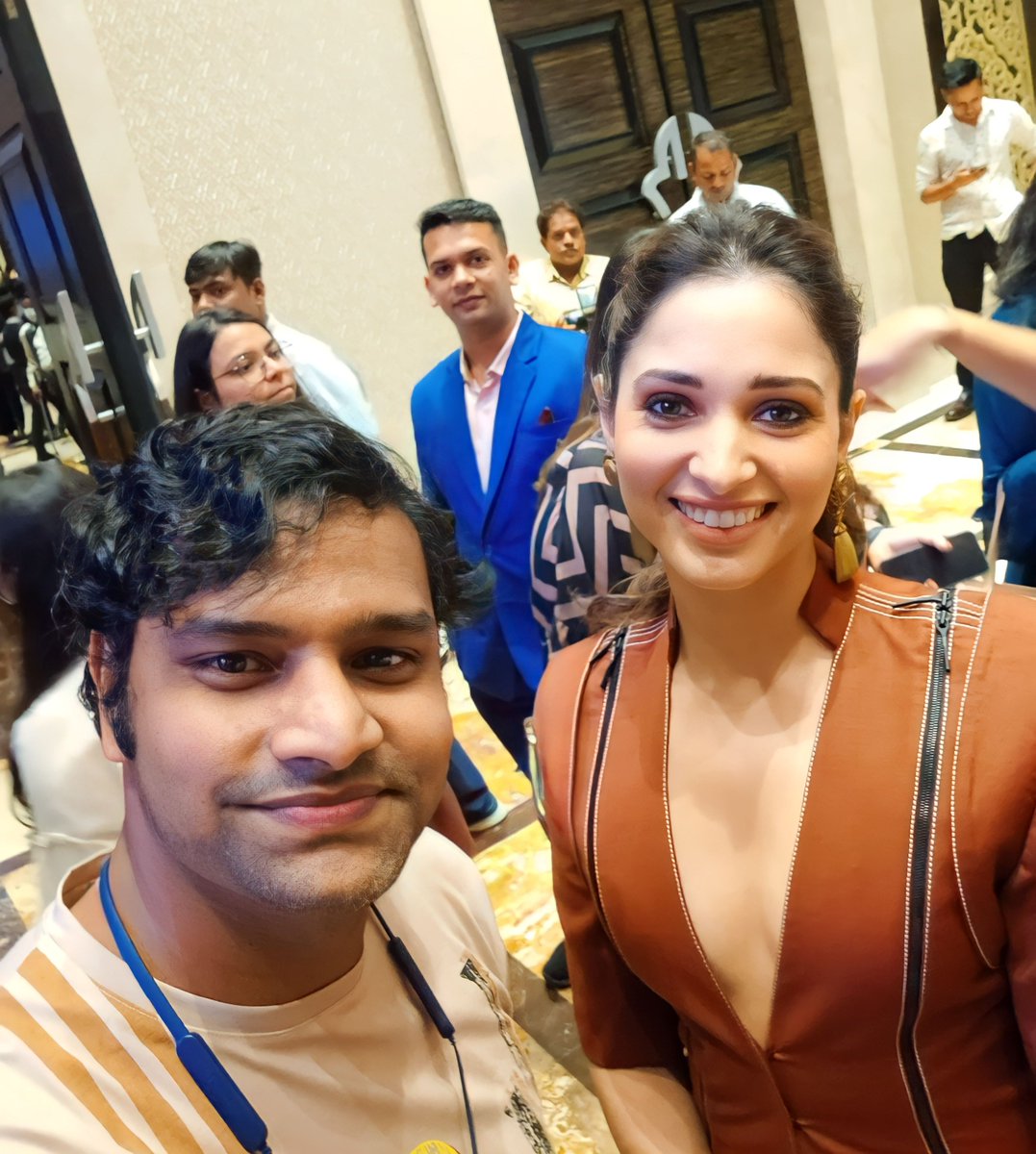 And we meet again..
With Tamannaah Bhatia 😍
#TamannaahBhatia #BabliBouncer #tamannabhatia