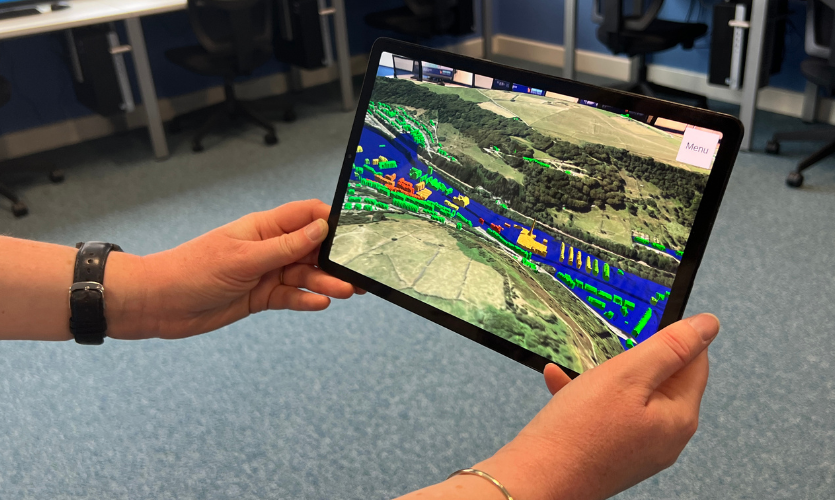 LJMU's tweet photo. Geography lecturer @SarahEPerc @LJMU_BES is leading a project to create better flood risk models using AR tech to help people understand how flooding could impact on their homes &amp; neighbourhoods.
 
She recently tested the tech @TheFloodExpo 
 
Full story➡️https://t.co/ctJynOACqG https://t.co/FvYoBujMtp