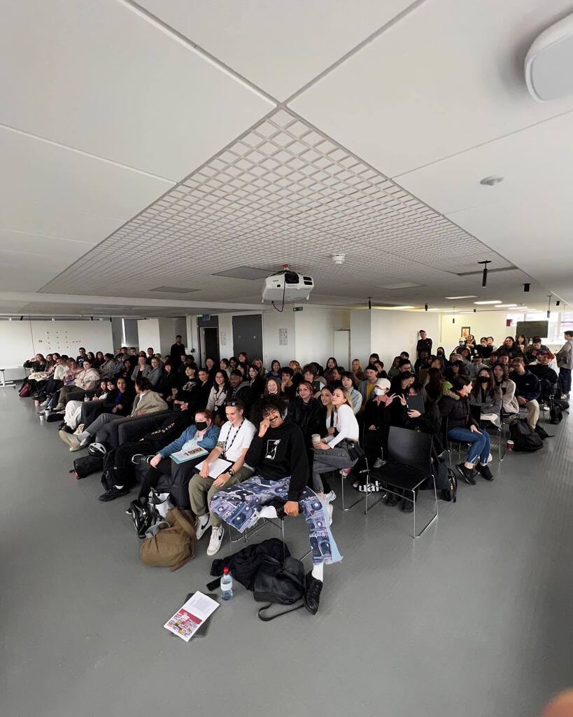 GMDLCC's tweet image. Final year GMD are (almost) all here on the 6th floor! Welcome back! #designstudents