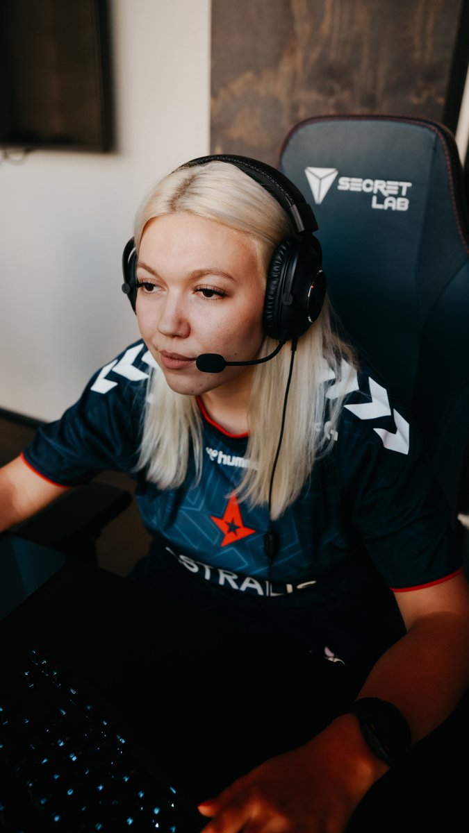 .<a href="/AuroraLyngdal/">Aurora Lyngdal</a> was recently interviewed on the Danish podcast 'GameBoys' at <a href="/24syv/">24syv</a>, where she talked about what drew her to esports, going over her favorite maps, and more!

The interview is in Danish and can be found on the link: twitch.tv/videos/1597080….