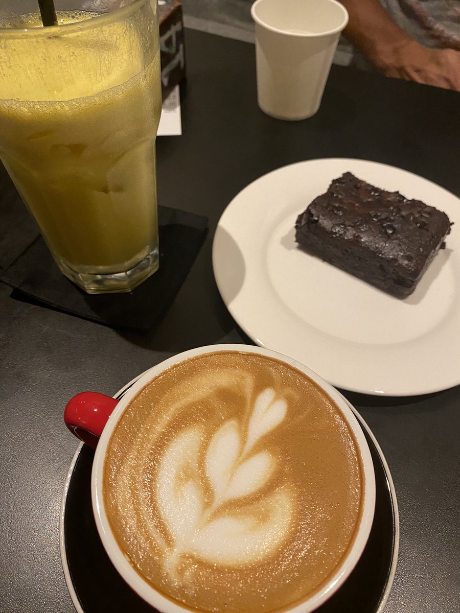 sugarly83KL's tweet photo. Post dinner . #bulkingmode https://t.co/rnIhhJ6yoZ